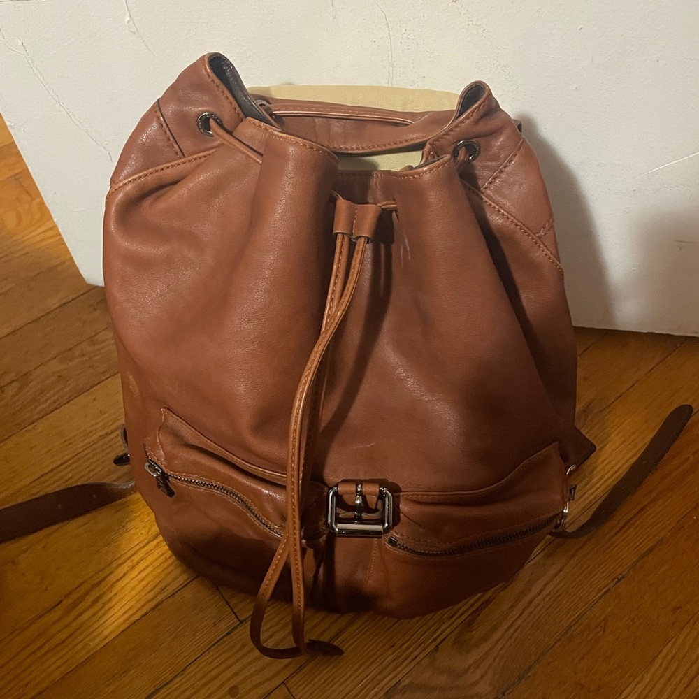 Leather bagback lonchamps